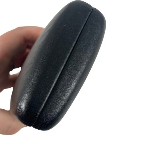 Versace Sunglasses Glasses Holder and Cleaning Cloth - Picture 3 of 7